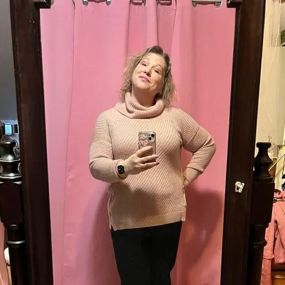 St. Johns Bay SMALL Pink Sweater "Fits Like A Large" - Picture 2 of 11